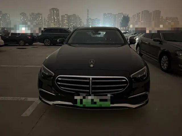Mercedes-Benz E-Class — Фото автомобиля 2