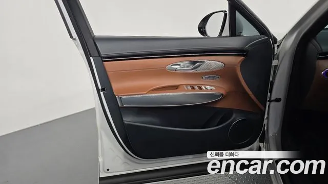 Genesis GV70 — Фото автомобиля 13