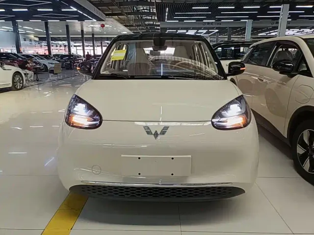 Wuling Bingo — Фото автомобиля 2