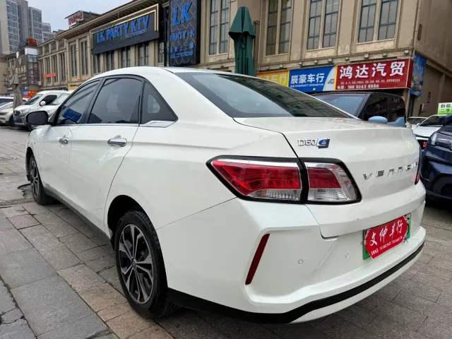 Venucia D60 EV — Фото автомобиля 6
