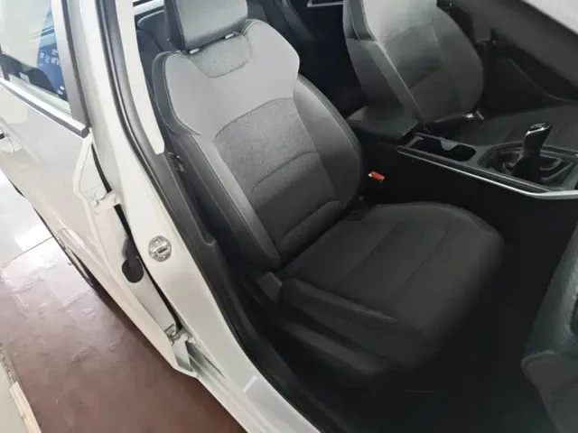 Geely Emgrand — Фото автомобиля 24