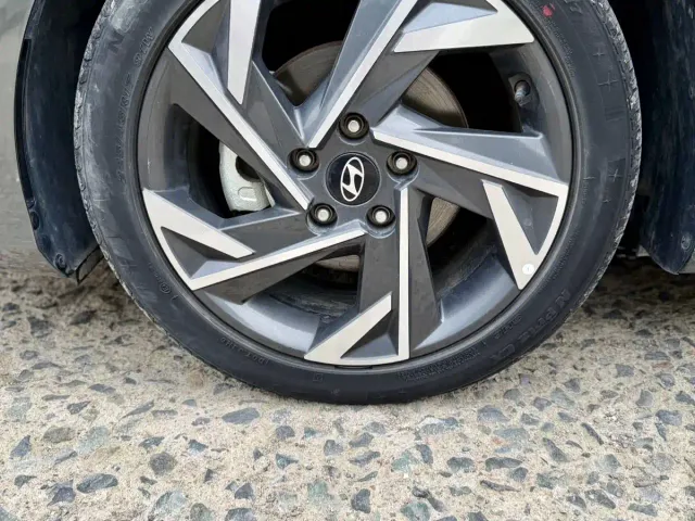 Hyundai Elantra — Фото автомобиля 9