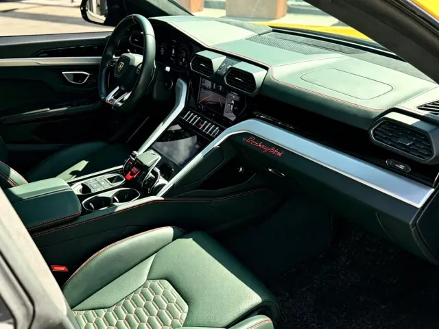 Lamborghini Urus — Фото автомобиля 9