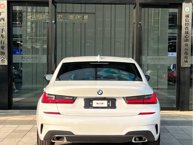 BMW 3 Series — Фото автомобиля 5