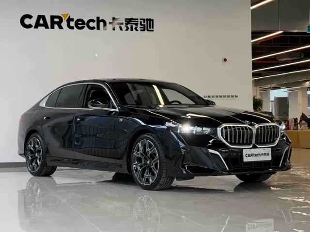 BMW 5 Series — Фото автомобиля 3