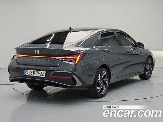 Hyundai Avante CN7 — Фото автомобиля 4