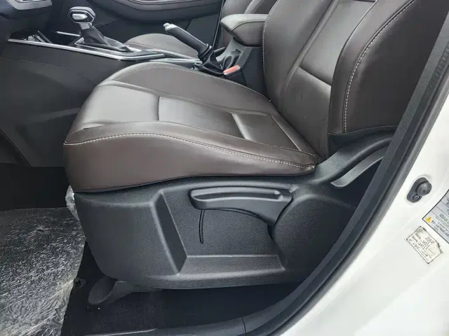 Forthing T5 — Фото автомобиля 20