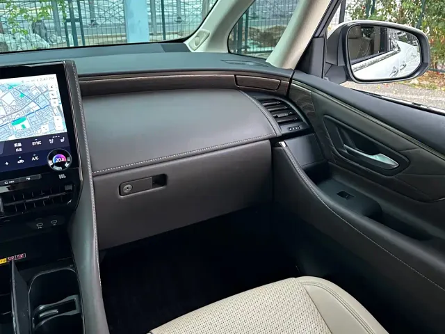Toyota Alphard — Фото автомобиля 23