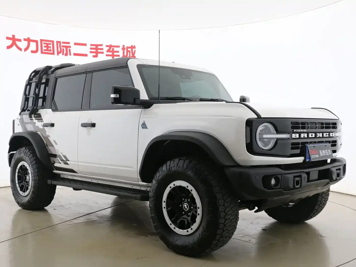 Ford Ford Bronco 2024 2.3T Black Diamond Big Foot Off-Road Edition — Фото автомобиля 3