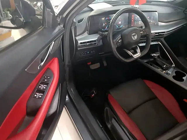 Changan CS35 Plus — Фото автомобиля 15
