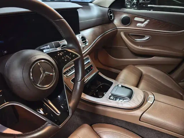 Mercedes-Benz E-Class — Фото автомобиля 10