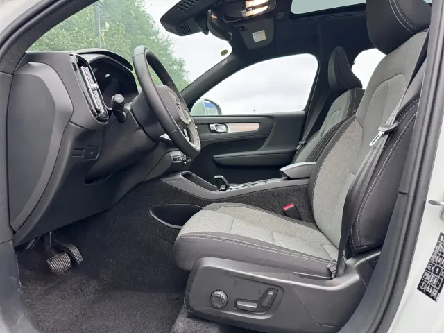 Volvo Volvo XC40 2023 Model B3 Smart Drive Fashion Edition — Фото автомобиля 8