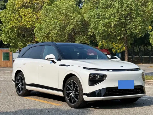 Xpeng G9 — Фото автомобиля 3
