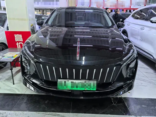Hongqi E-QM5 — Фото автомобиля 2