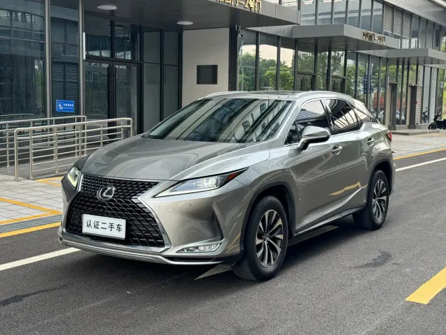Фотография автомобиля — Lexus RX