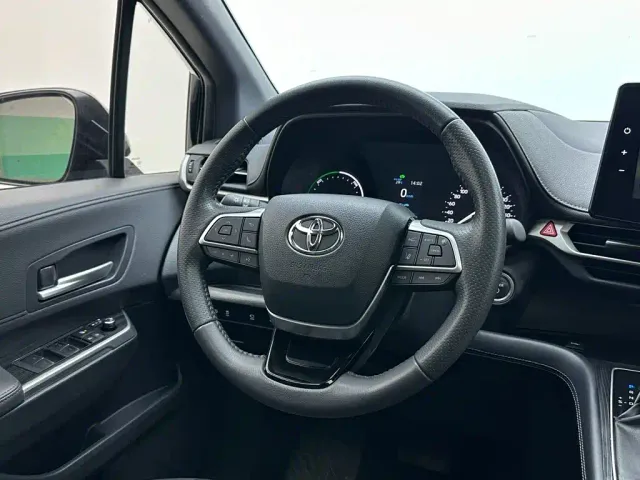 Toyota Sienna — Фото автомобиля 21
