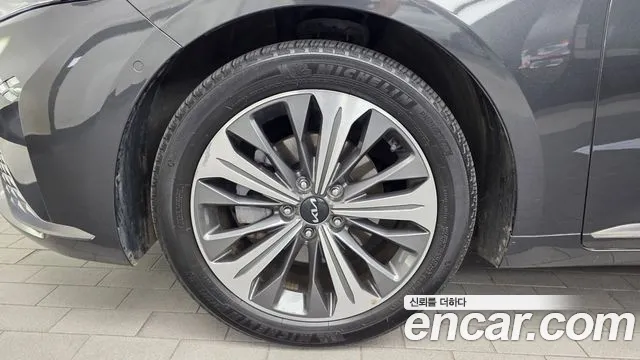 Kia K8 Hybrid — Фото автомобиля 5