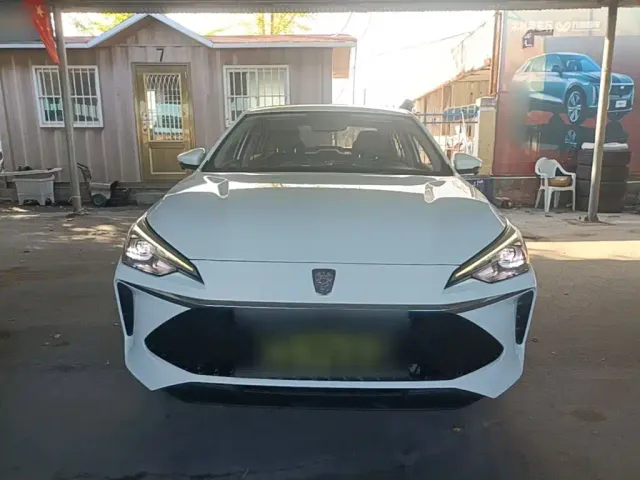 Roewe i5 — Фото автомобиля 2