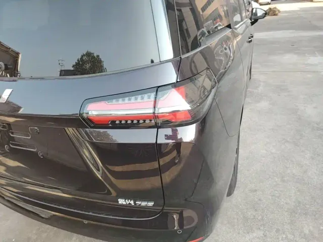 Wuling Starlight 730 — Фото автомобиля 7
