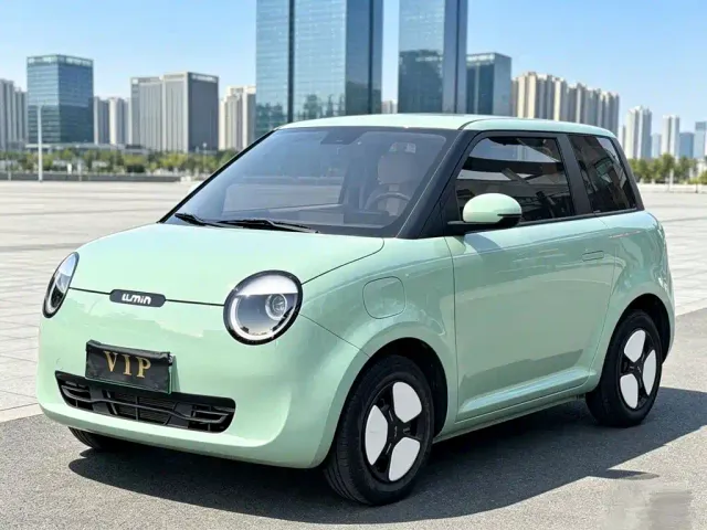 Фотография автомобиля — Changan Lumin
