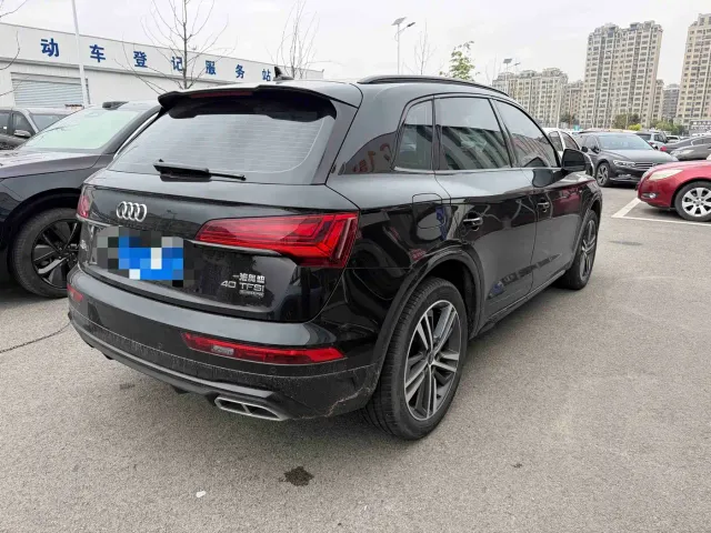 Audi Q5L — Фото автомобиля 10