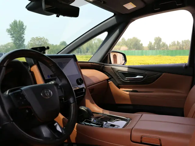 Toyota Alphard — Фото автомобиля 7