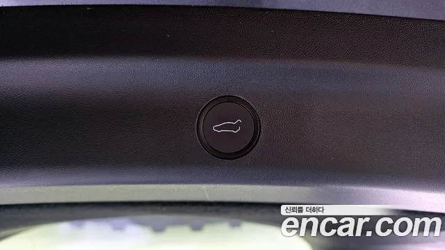Tesla Model Y — Фото автомобиля 20