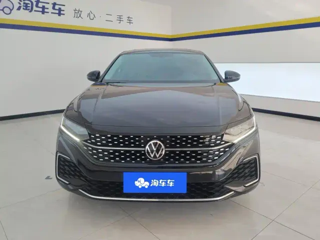 Volkswagen Passat — Фото автомобиля 2