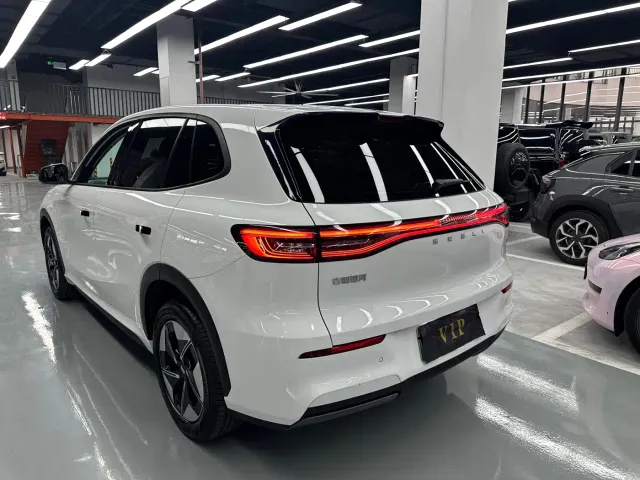 Geely Galaxy E5 — Фото автомобиля 18
