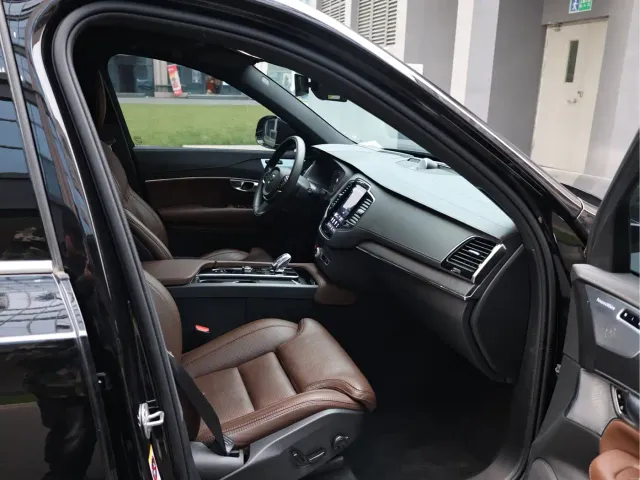 Volvo XC90 — Фото автомобиля 15