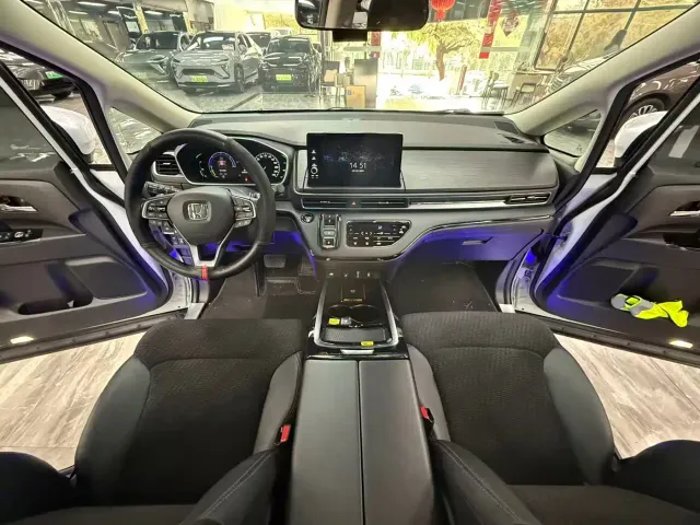 Honda Elysion — Фото автомобиля 12