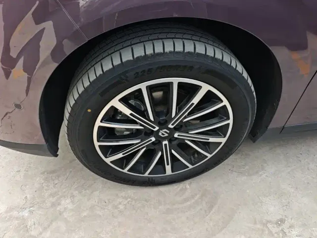 Leapmotor B10 — Фото автомобиля 22