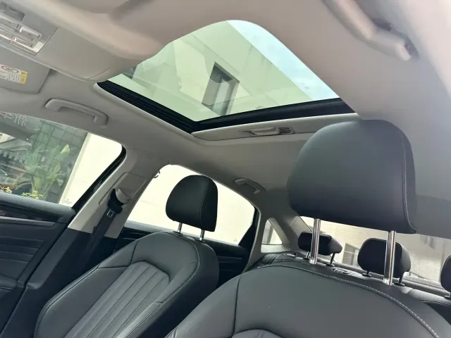 Volkswagen Passat — Фото автомобиля 13