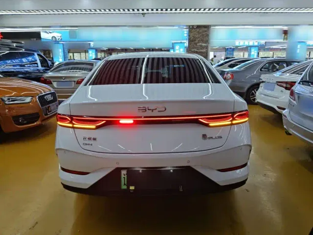 BYD Qin PLUS — Фото автомобиля 5