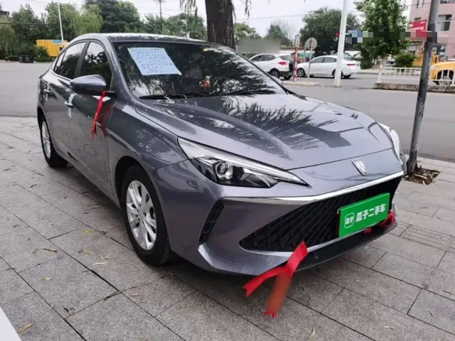Roewe i5 — Фото автомобиля 3