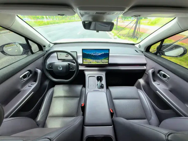 Leapmotor C10 — Фото автомобиля 16
