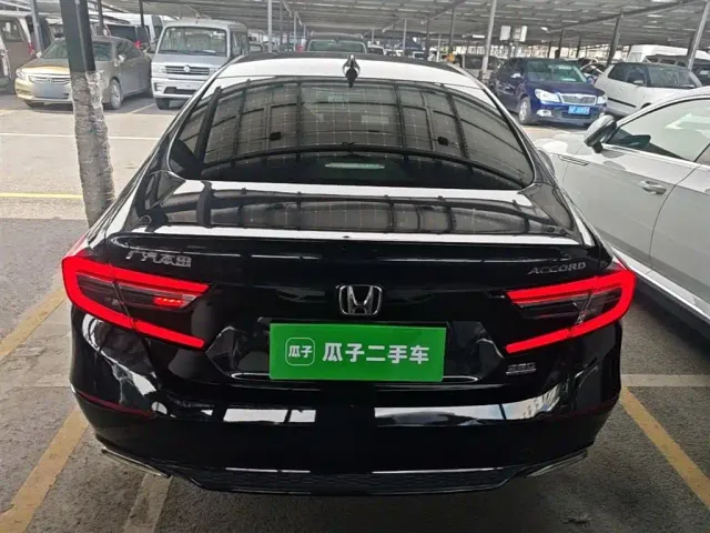 Honda Accord — Фото автомобиля 5
