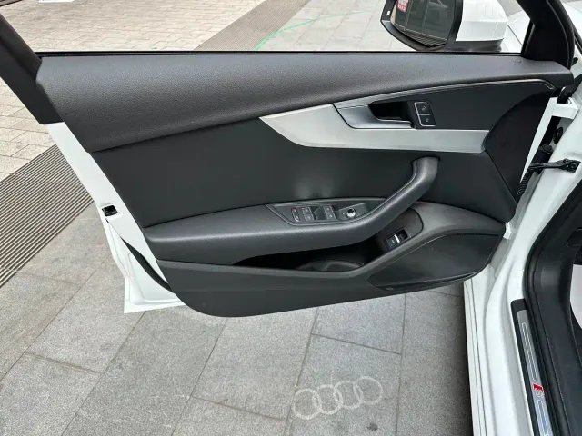 Audi A4L — Фото автомобиля 18