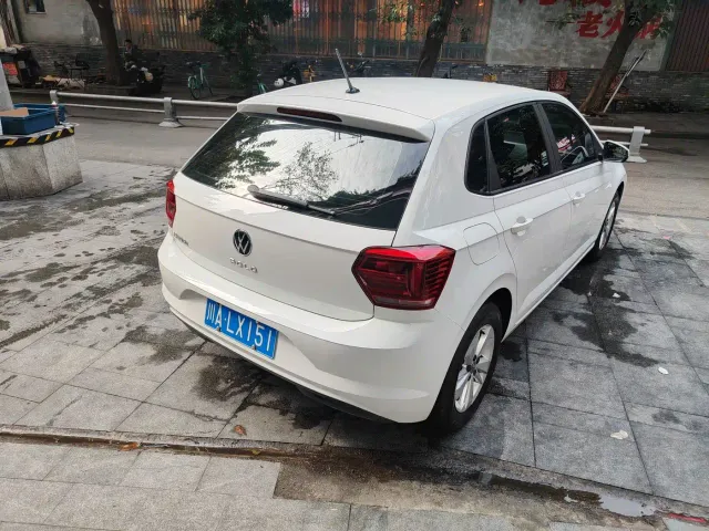 Volkswagen Polo — Фото автомобиля 4