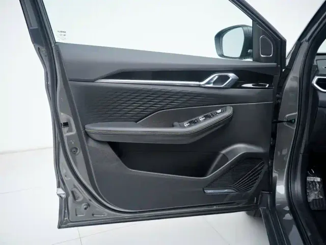 Geely Binyue — Фото автомобиля 15