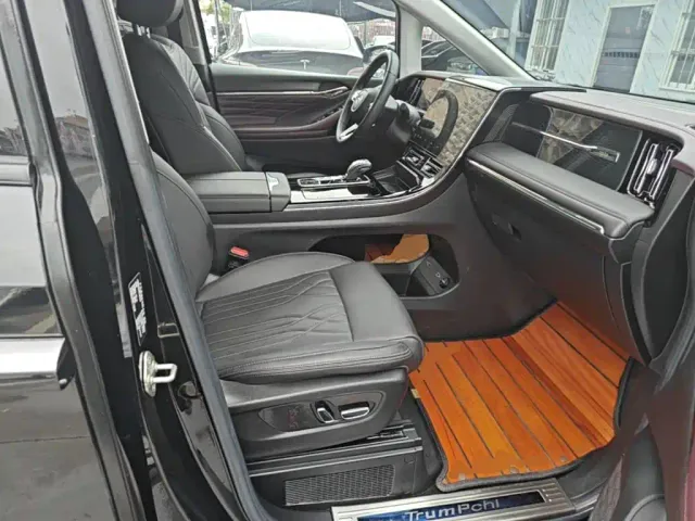 GAC Trumpchi M8 — Фото автомобиля 24