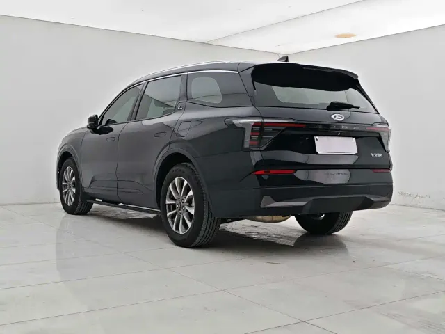 Ford Edge — Фото автомобиля 6