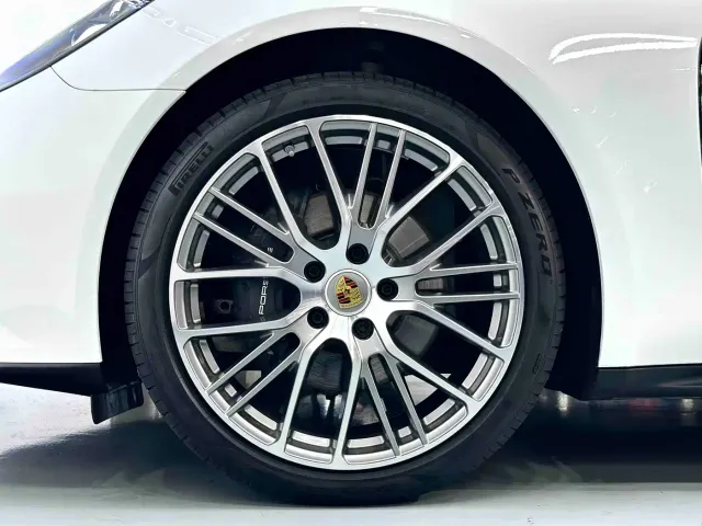 Porsche Panamera — Фото автомобиля 28