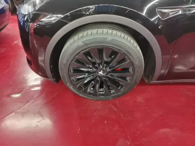 Tesla Model Y — Фото автомобиля 22