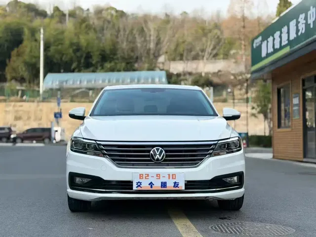 Volkswagen Lavida — Фото автомобиля 2