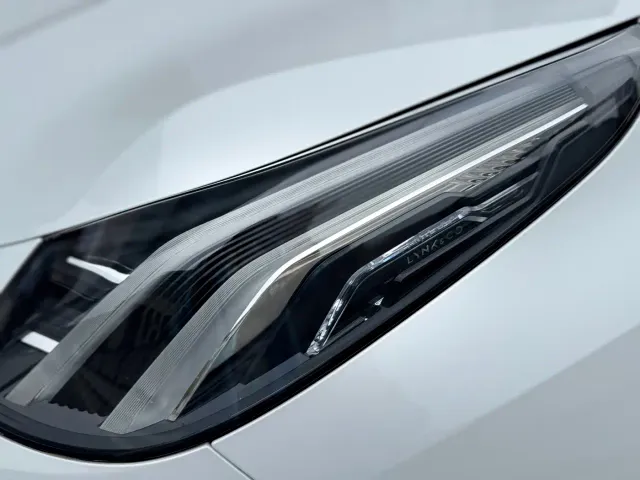 Lynk & Co 01 — Фото автомобиля 16