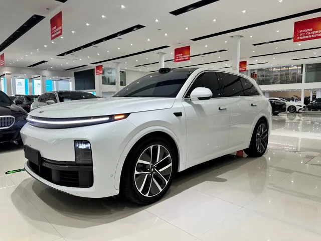 Li Auto L7 — Фото автомобиля 2