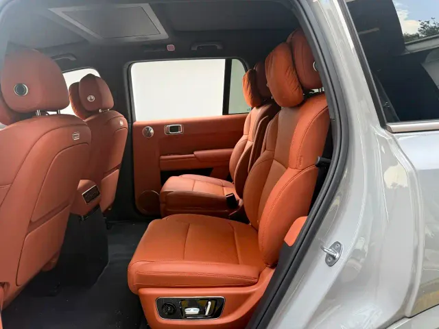 Li Auto L9 — Фото автомобиля 14
