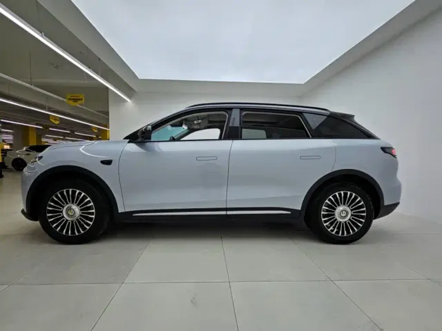 Leapmotor C11 — Фото автомобиля 20
