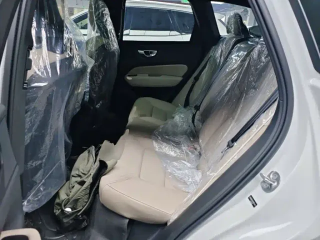 Volvo XC60 — Фото автомобиля 16